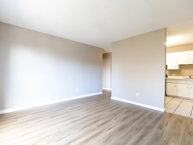 610 Portage Ave — Photo 5