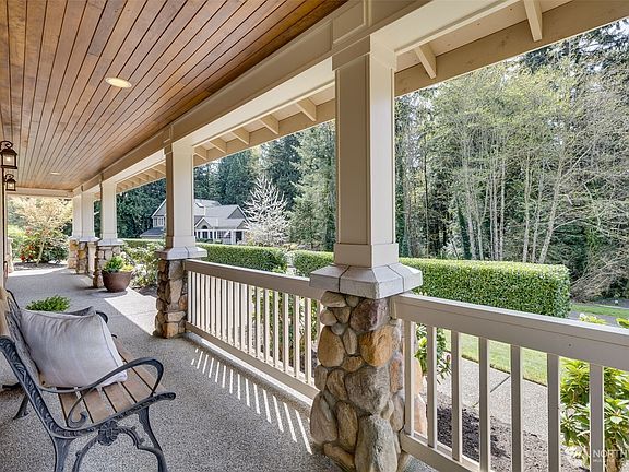 3rd image of 12118 198th Avenue NE