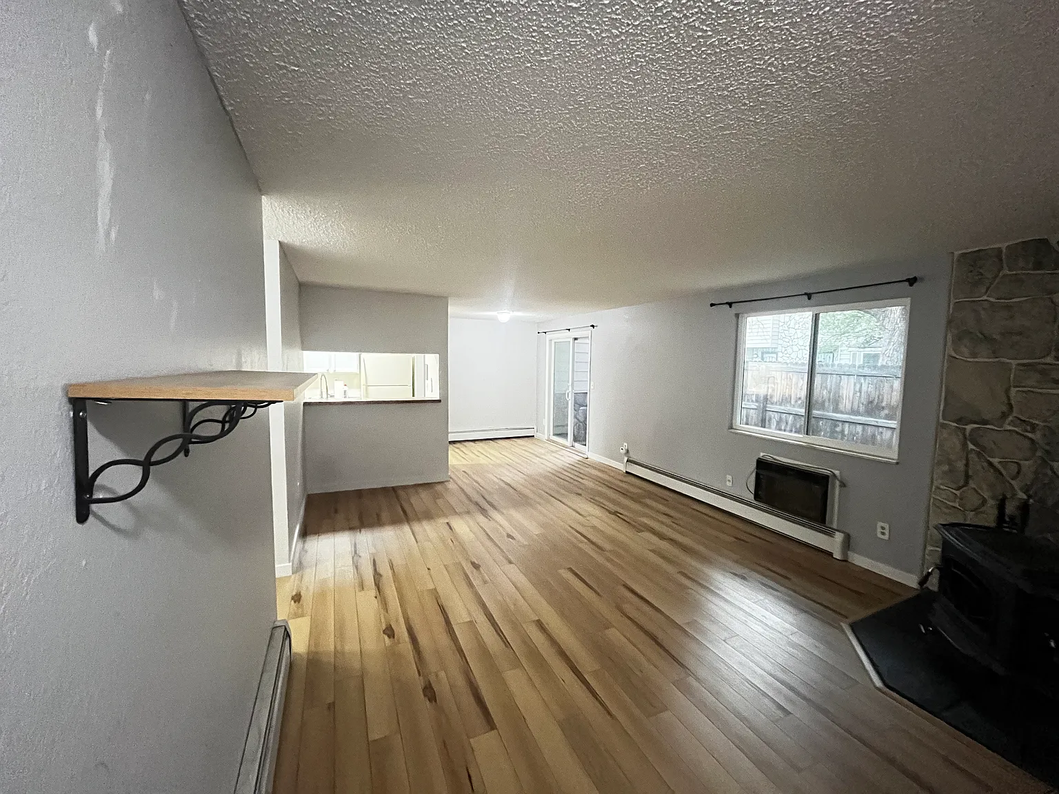 3 bed, 1134 sqft, $2,900 — Photo 3