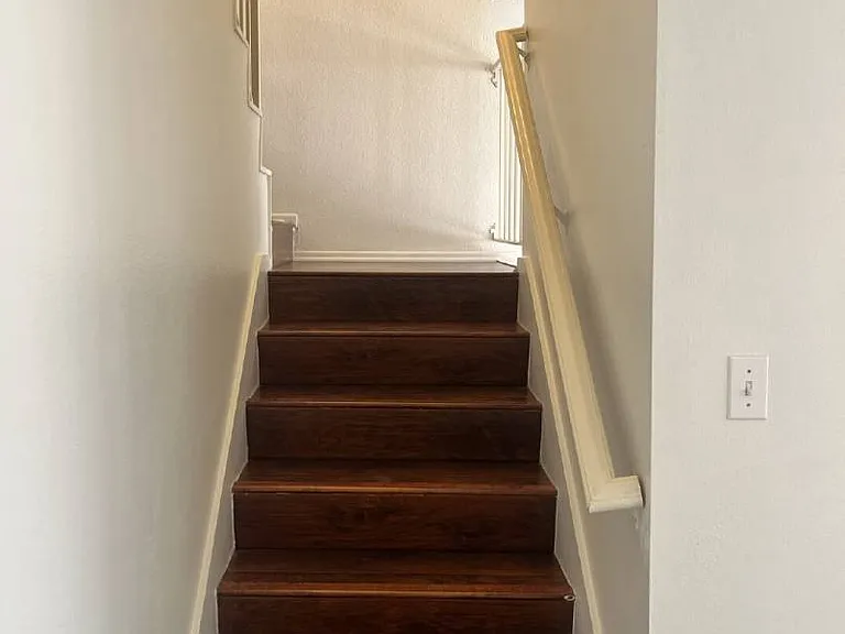 480 Las Palomas Dr — Photo 10