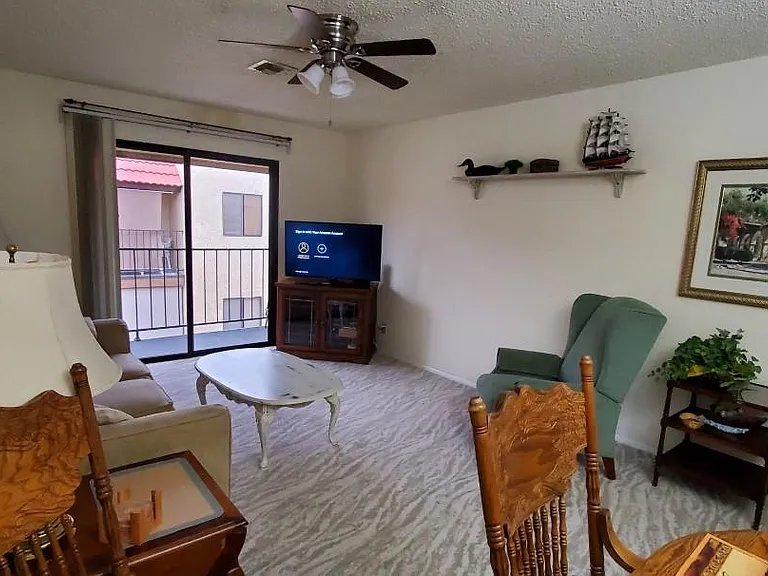 1910 Swanson Ave #B6 — Photo 6