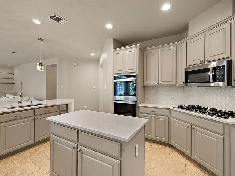 2114 Hilton Head Dr — Photo 11