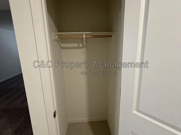 2208 S Helm Ave — Photo 12