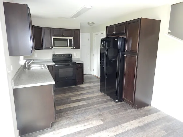 401 Bee Cove Way — Photo 5
