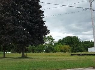 1225 N 4th St, Watertown, WI 53098