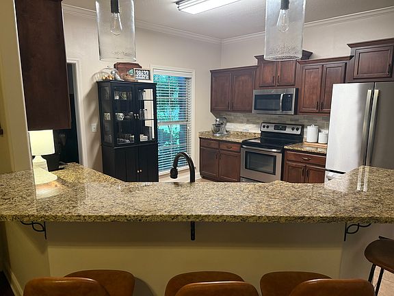 4th image of 1289 Heritage Cir N