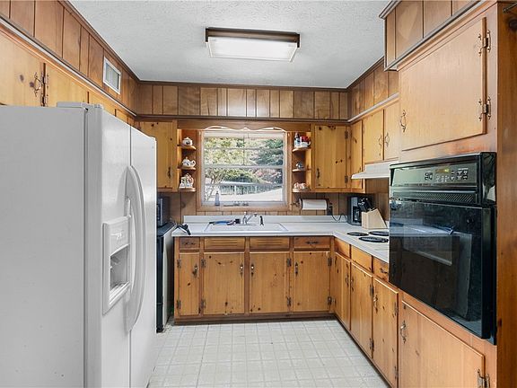 5th image of 908 28th St