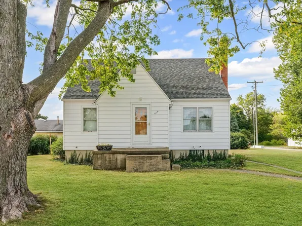 619 E 11th St, Gibson City, IL 60936