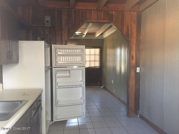 2nd image of 550 S Atlantic Ave APT 3-4
