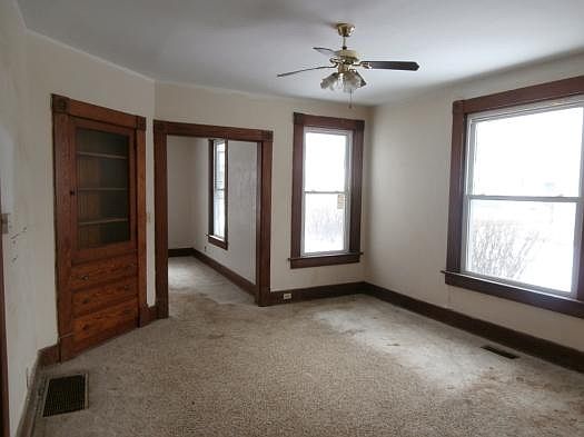 3rd image of 35 Lotspeich Ave