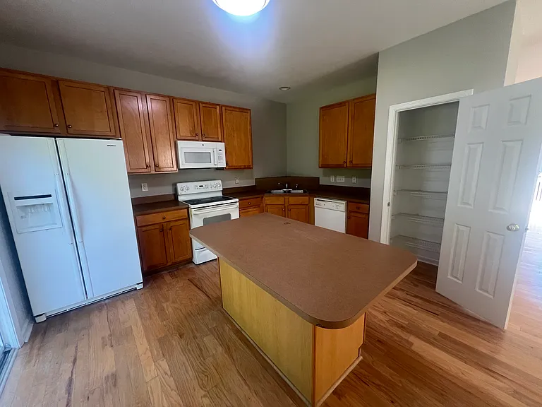 12421 Stratfield Place Cir — Photo 10