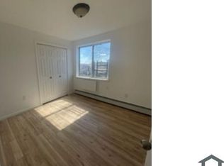 140 Glen St APT 5, Brooklyn, NY 11208