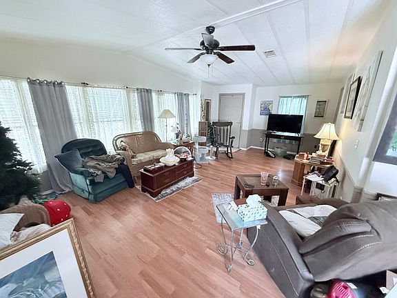 4th image of 624 Orange Tree Dr