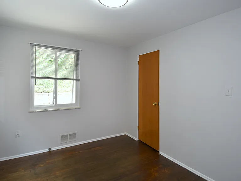 3152 Glendale Ave #1 — Photo 13