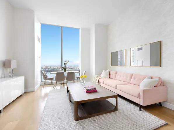 15 Hudson Yards image 4 of 30