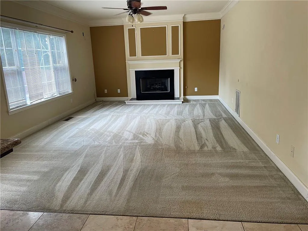5 bed, 2.0 bath, 3213 sqft, $2,900 — Photo 2