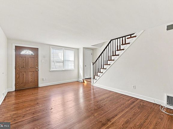 3rd image of 973 Fairfax Rd