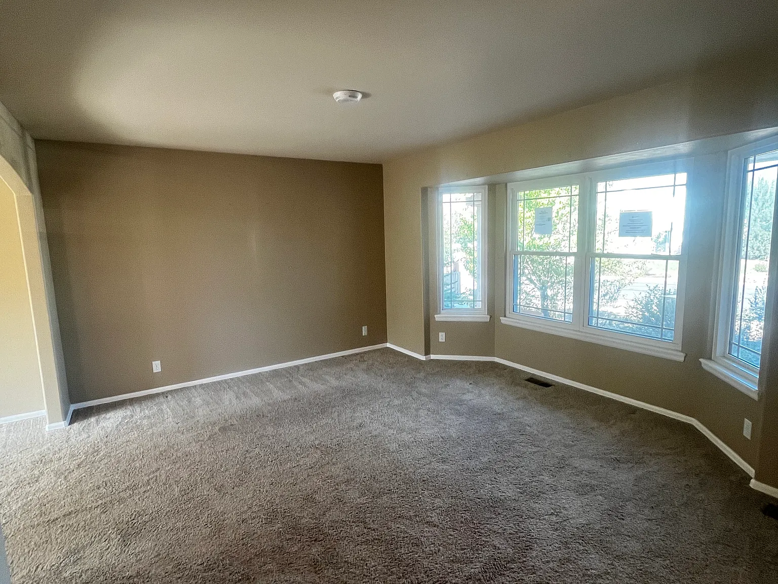4 bed, 3268 sqft, $3,250 — Photo 3