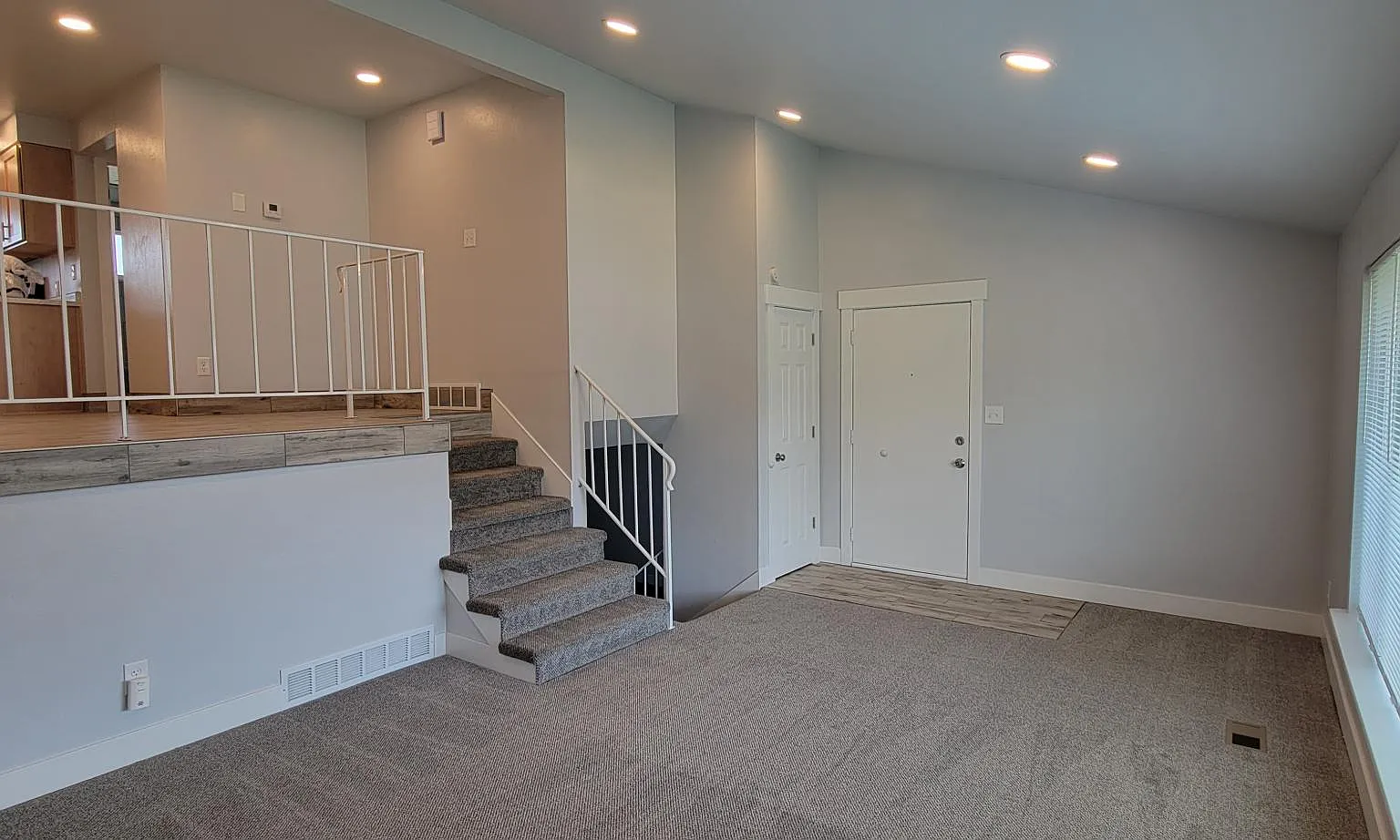 3 bed, 1700 sqft, $1,950 — Photo 1