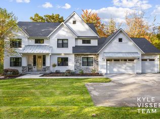 7787 S Gracemoor Ct SE, Alto, MI 49302