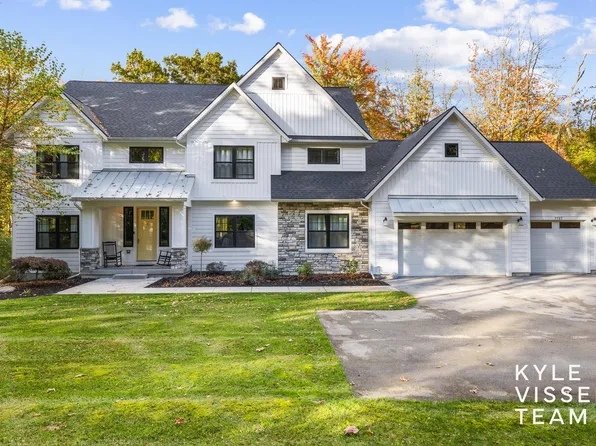 7787 S Gracemoor Ct SE, Alto, MI 49302