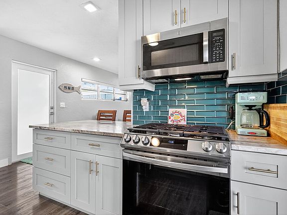 3rd image of 9471 Jamaica Drive