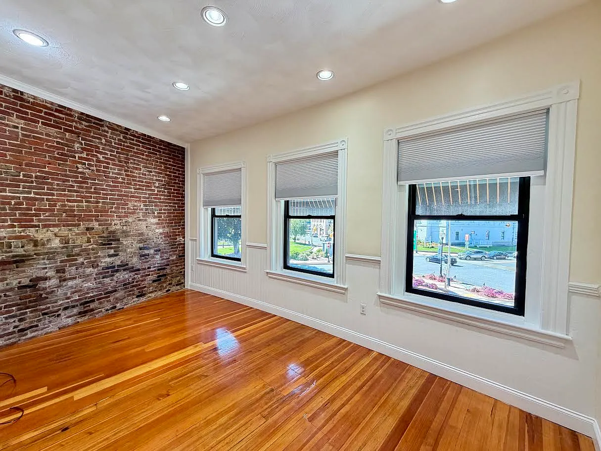 2 bed, $2,400 — Photo 2