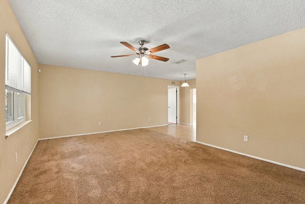 3 bed, 2.0 bath, 1739 sqft, $2,230 — Photo 4