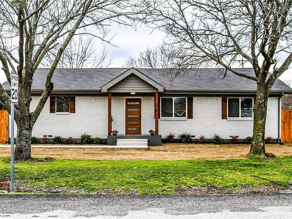 1st image of 1 Hillview Dr