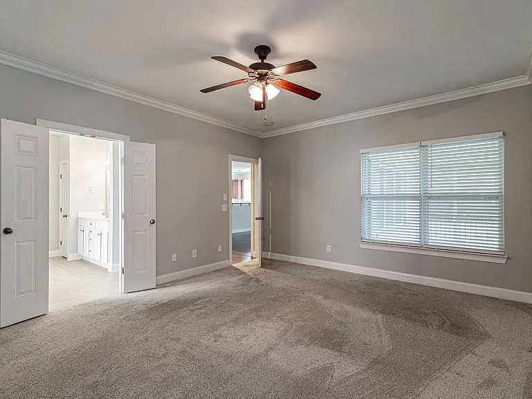 412 Meadowcrest Cir — Photo 13
