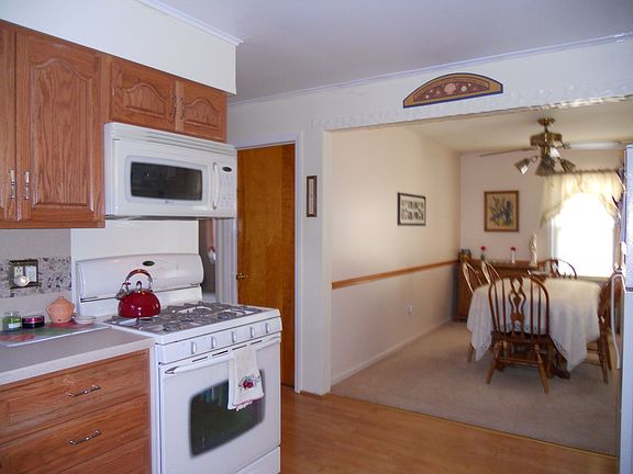 kitchen / dining room