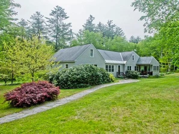 231 S Shelburne Rd, Greenfield, MA 01301