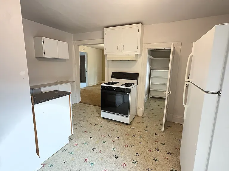 701 Scott St — Photo 3