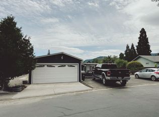 1437 SW Bridge St, Grants Pass, OR 97526