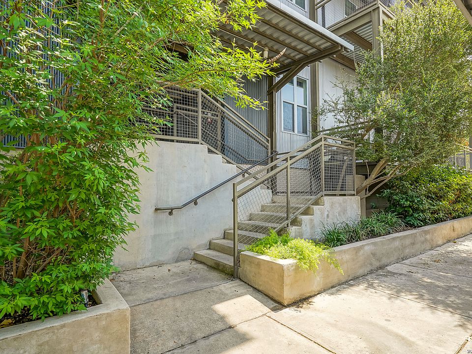 1st image of 831 S Flores #3202