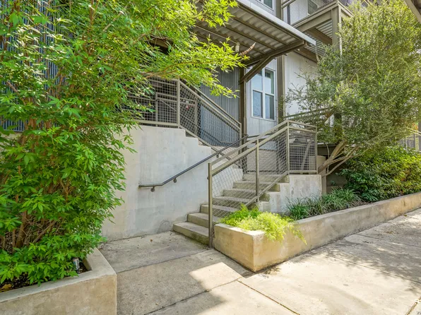 831 S Flores #3202, San Antonio, TX 78204