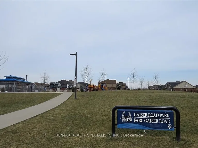 101 Roselawn Cres — Photo 28