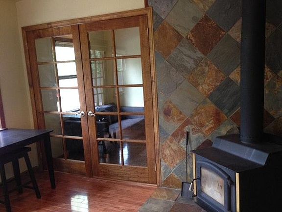 3rd image of 657 Rose Ln