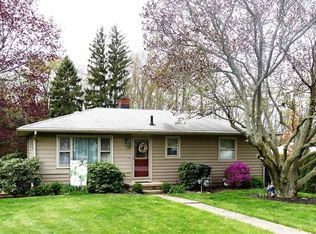 2580 Berry Rd, Akron, OH 44320