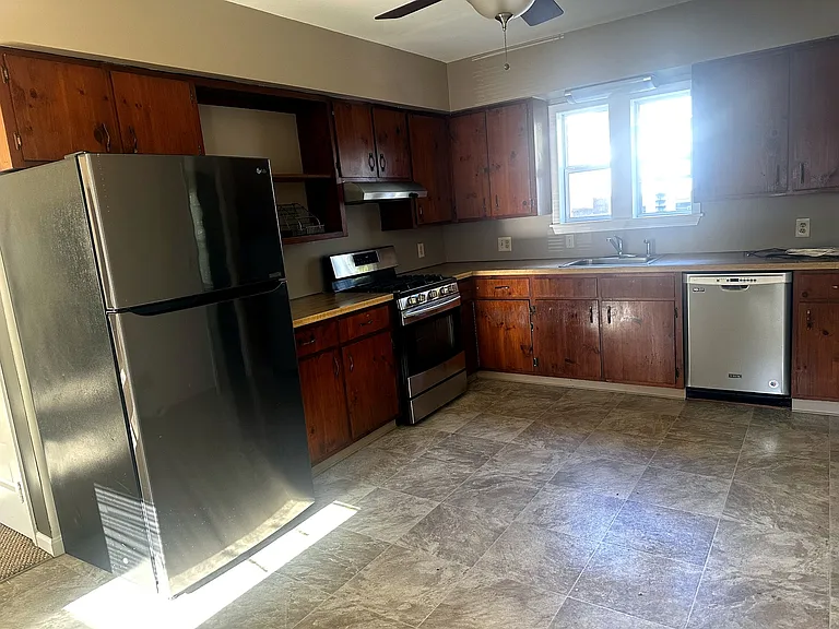 281 Main St #1 — Photo 7