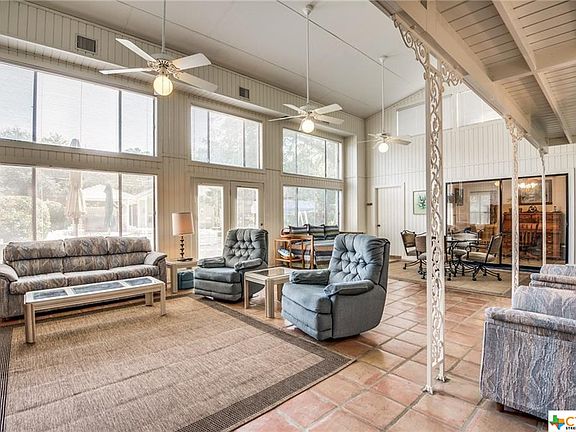 5th image of 206 W Mimosa Cir