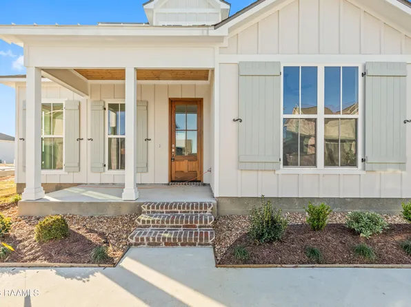 302 Villager Ave, Scott, LA 70583