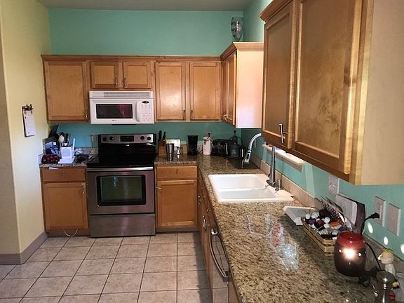 3rd image of 859 Magnolia Ln