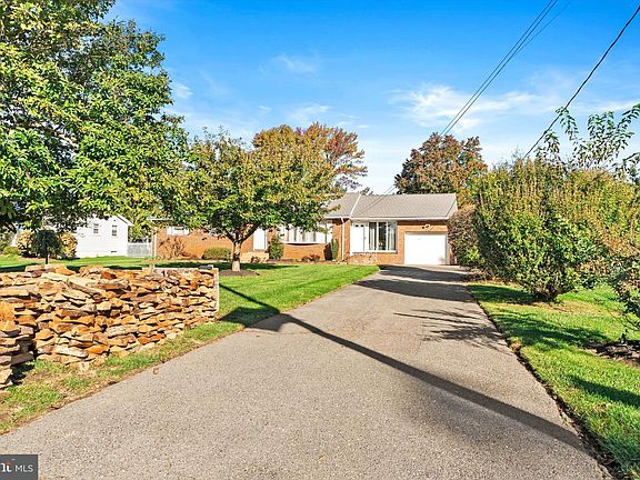 2nd image of 1194 Yardville Allentown Rd