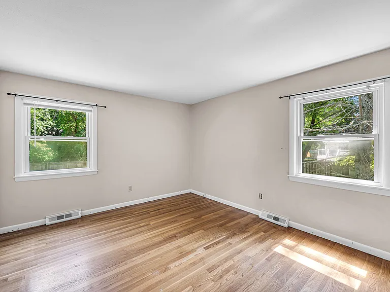 141 Cedar Rd — Photo 39