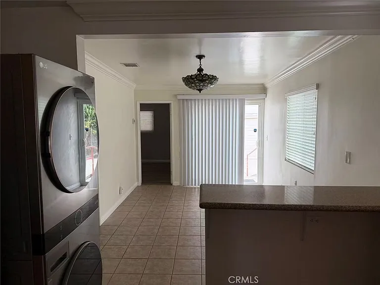 6137 Camellia Ave — Photo 9