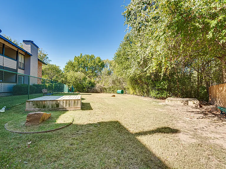 Southern Oaks — Photo 48
