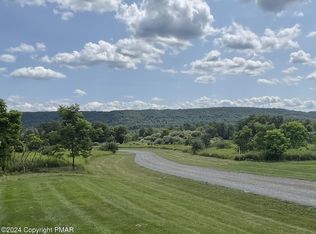 2093 Mahoning Dr E, Lehighton, PA 18235