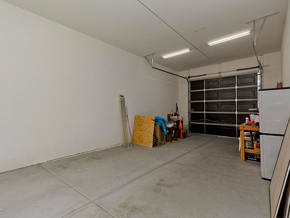 5th image of 3454 Newport Dr