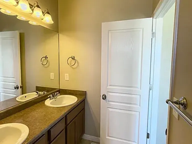 3019 S Ashburton Ln — Photo 13